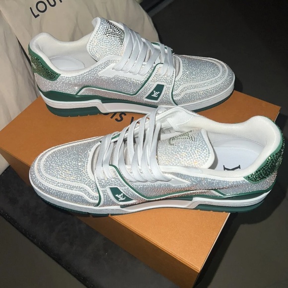LOUIS VUITTON CRYSTAL SNEAKER - Picture 4 of 6